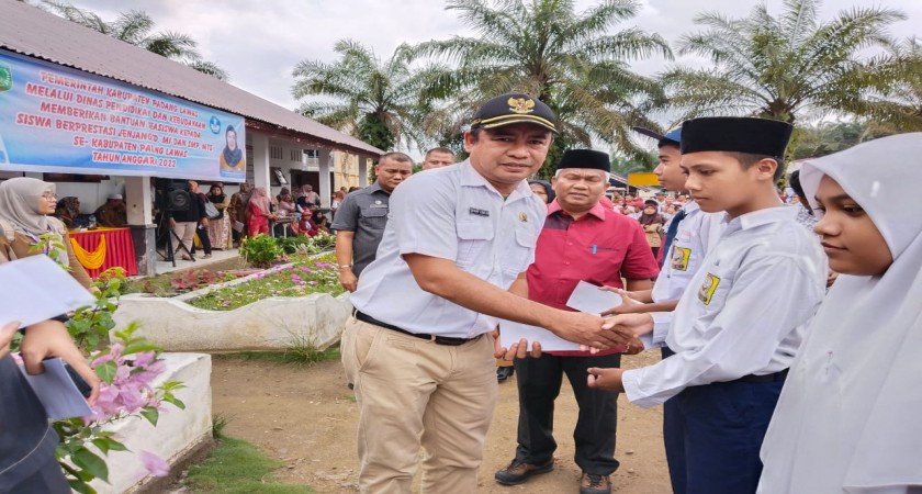 Siswa Yayasan Pendidikan Masheba Terima Beasiswa Berprestasi dari Pemerintah Daerah Kabupaten Padang Lawas