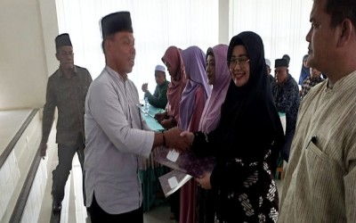 Kepala Madrasah Ibtidaiyah dan Tsanawiyah Yayasan Masheba Terima Izin Evaluasi Perpanjangan Operasional Madrasah